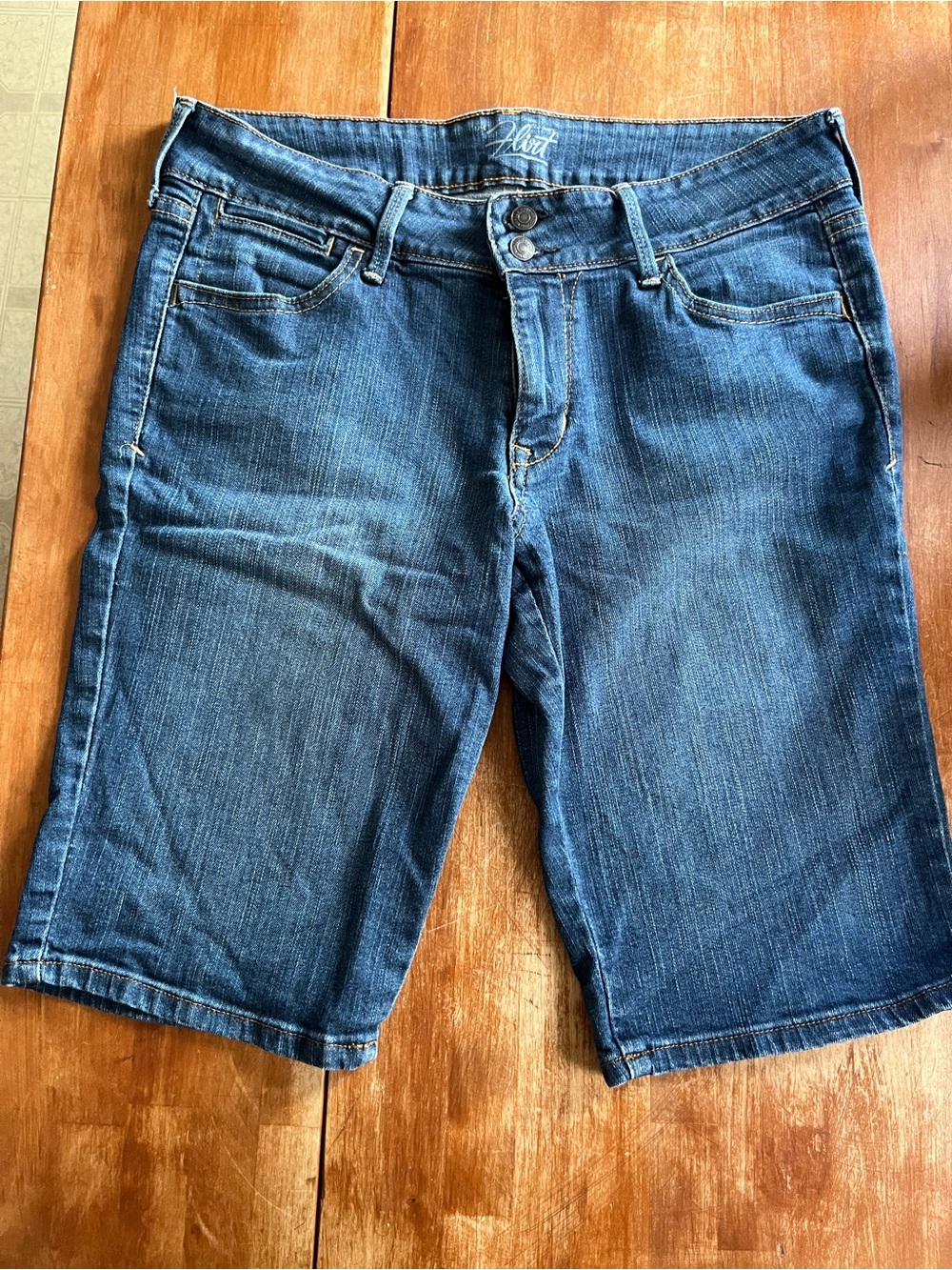 Old Navy Denim Flirt Bermudas 8